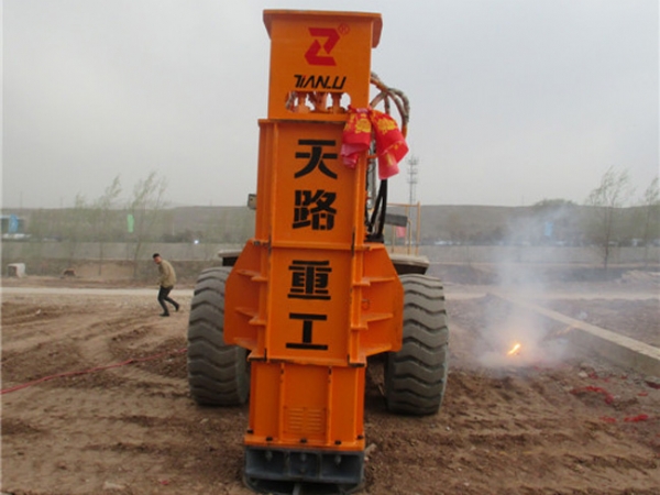 高速液壓夯實機(jī)